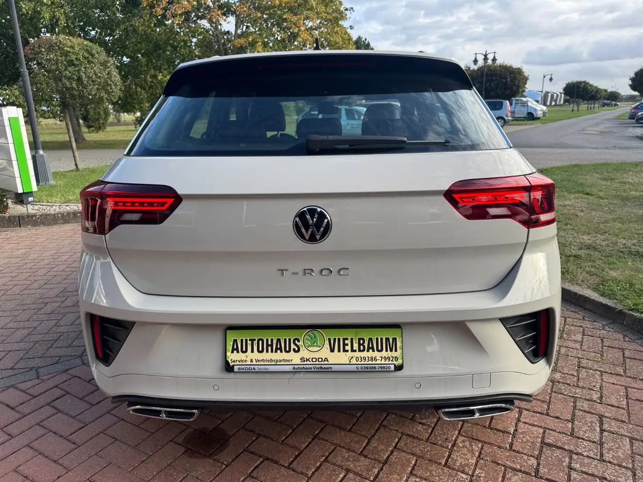Volkswagen T-Roc R-Line-LED-Carplay-ACC -81kw — Galería del vehículo 6