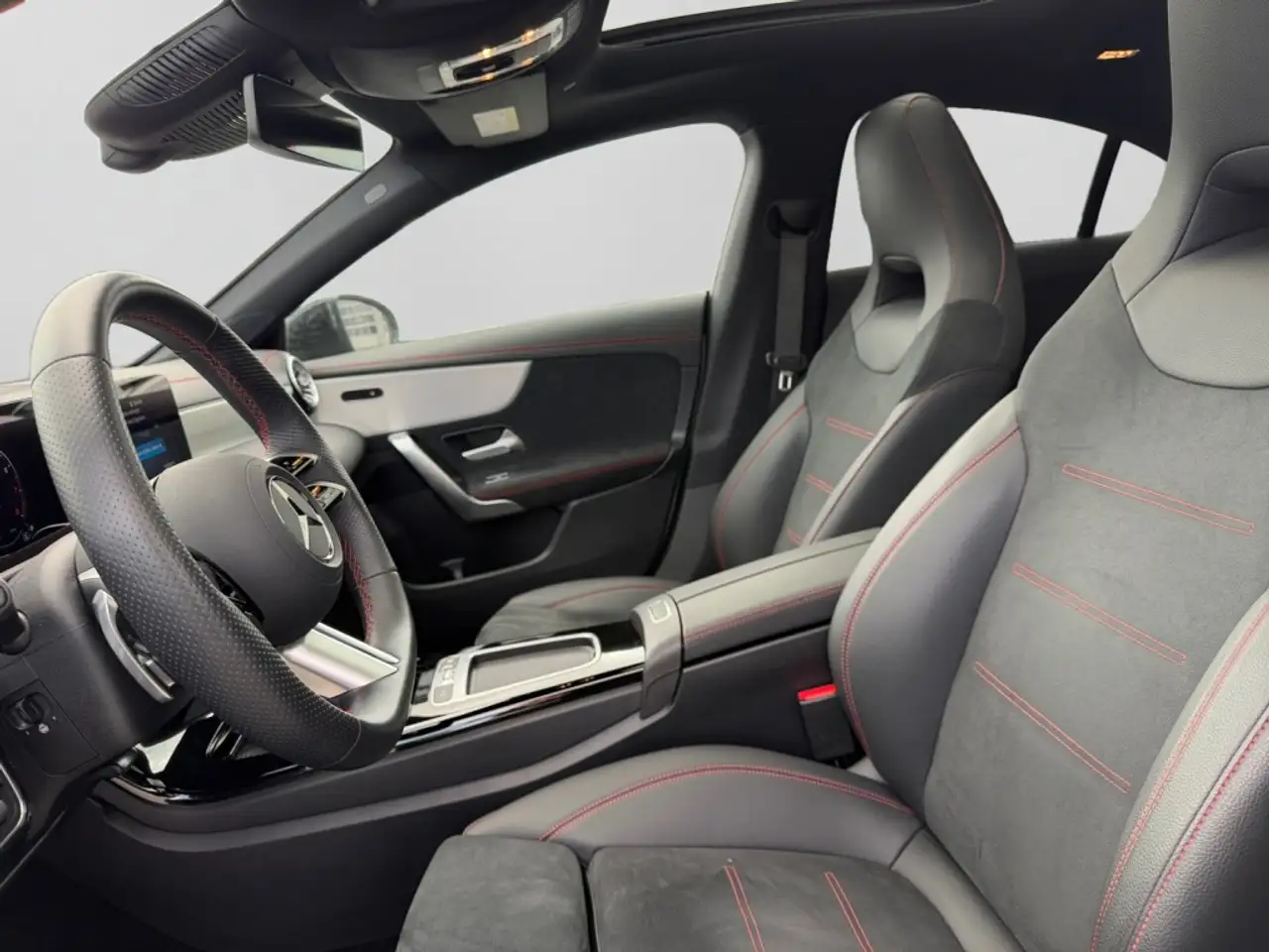 Mercedes-Benz CLA 250 4M Coupé AMG|AHK|MBEAM|NIGHT|360°|DISTR — Galería del vehículo 9