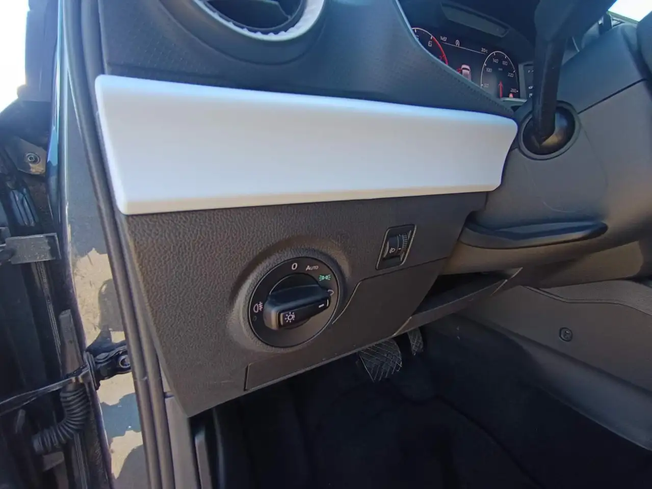 SEAT Ibiza 1.0 TSI DSG Style FULL-LINK+VIRTUAL-COCKPI — Vehicle gallery 10