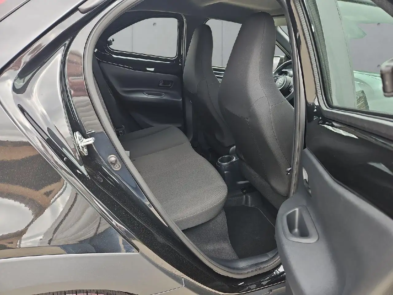 Toyota Aygo X Business Edition — Galerie du véhicule 11