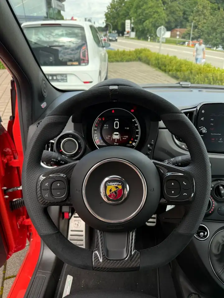 Abarth 500 695 1.4 T-Jet *BEATS AUDIO*ALCANTARA*PDC* — Galería del vehículo 13