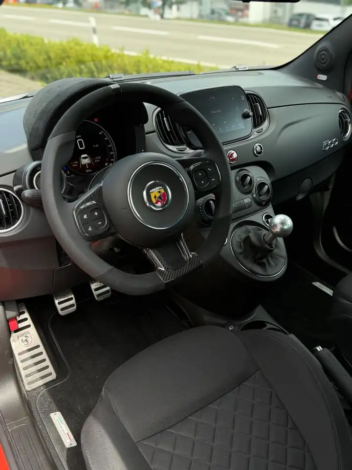 Abarth 500 695 1.4 T-Jet *BEATS AUDIO*ALCANTARA*PDC* — Galería del vehículo 12