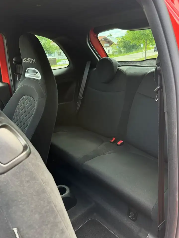 Abarth 500 695 1.4 T-Jet *BEATS AUDIO*ALCANTARA*PDC* — Galería del vehículo 19