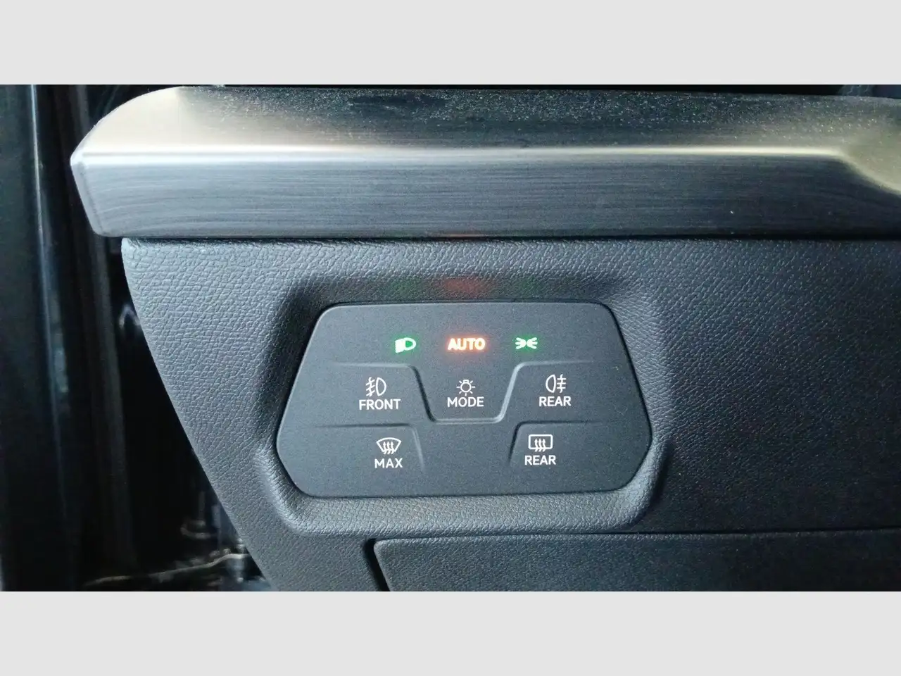 CUPRA Leon 1.5 eTSI 110 DSG — معرض صور السيارة 22
