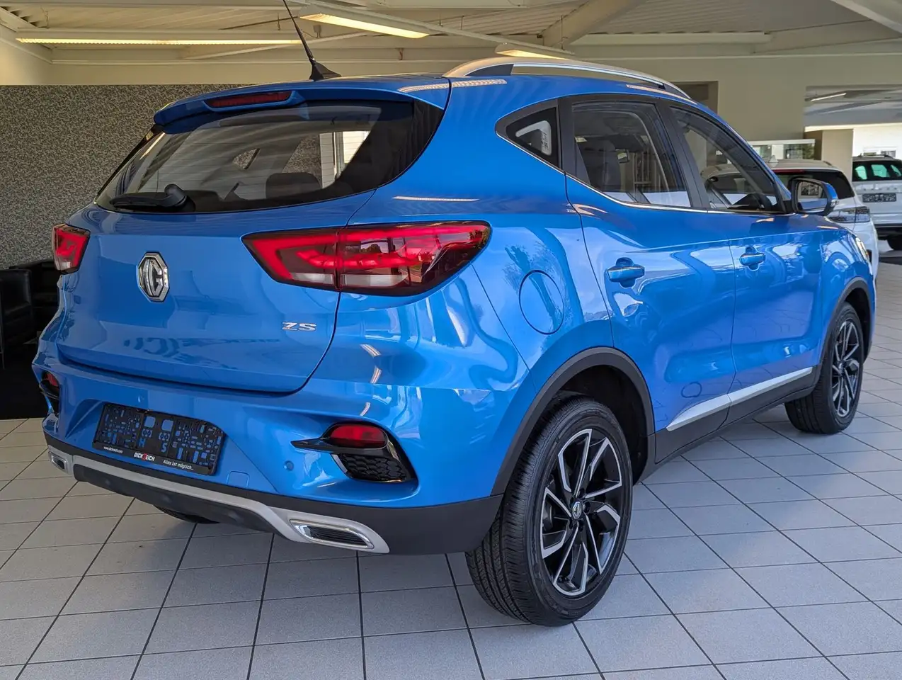 MG ZS 1.5 VTI-tech Luxury Leder Navi 360° LED — Galerie du véhicule 7