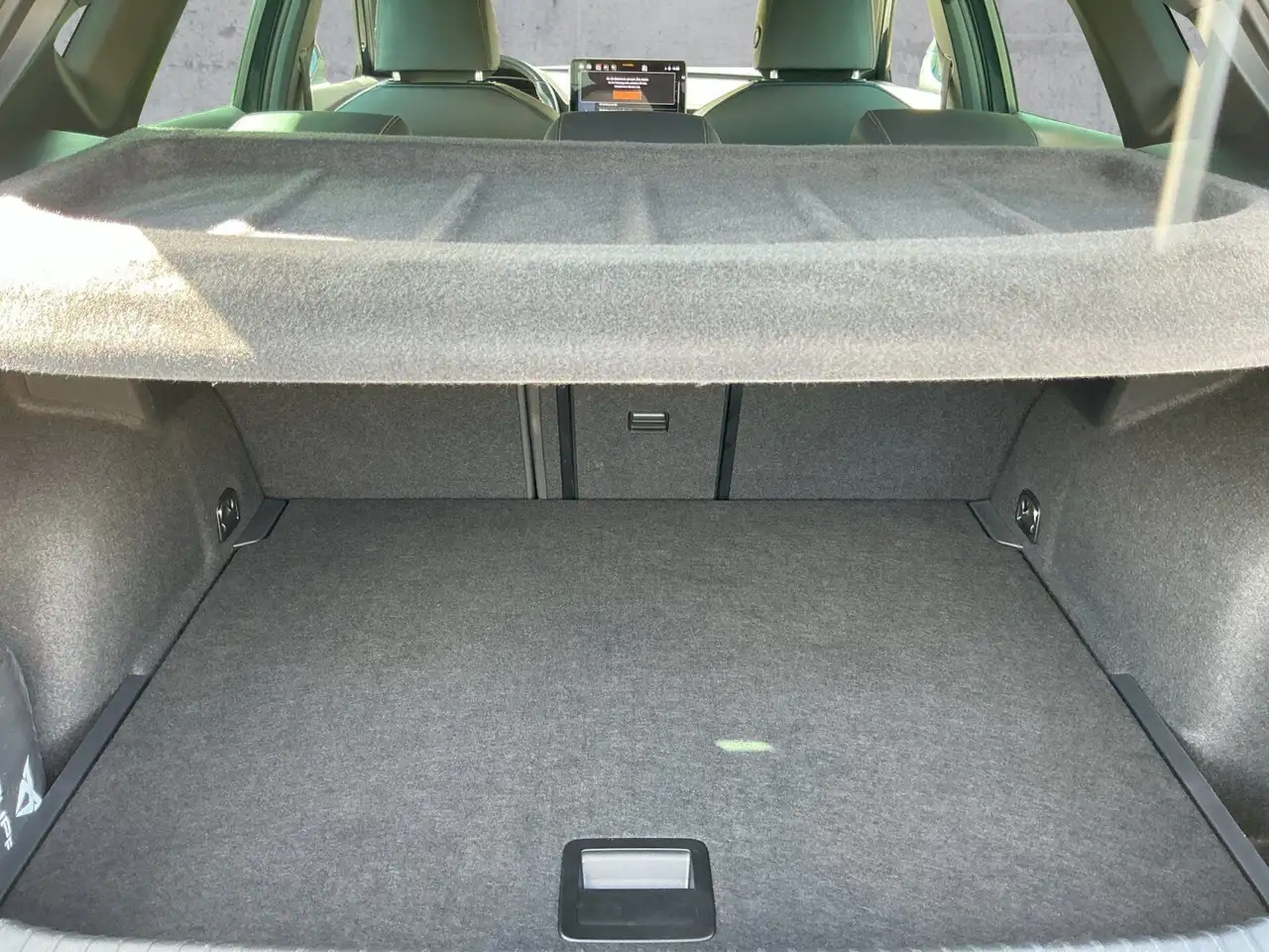 CUPRA Formentor 1.5 eTSI DSG LED+NAVI+RFK+ACC+SHZ+AHK — Vehicle gallery 14
