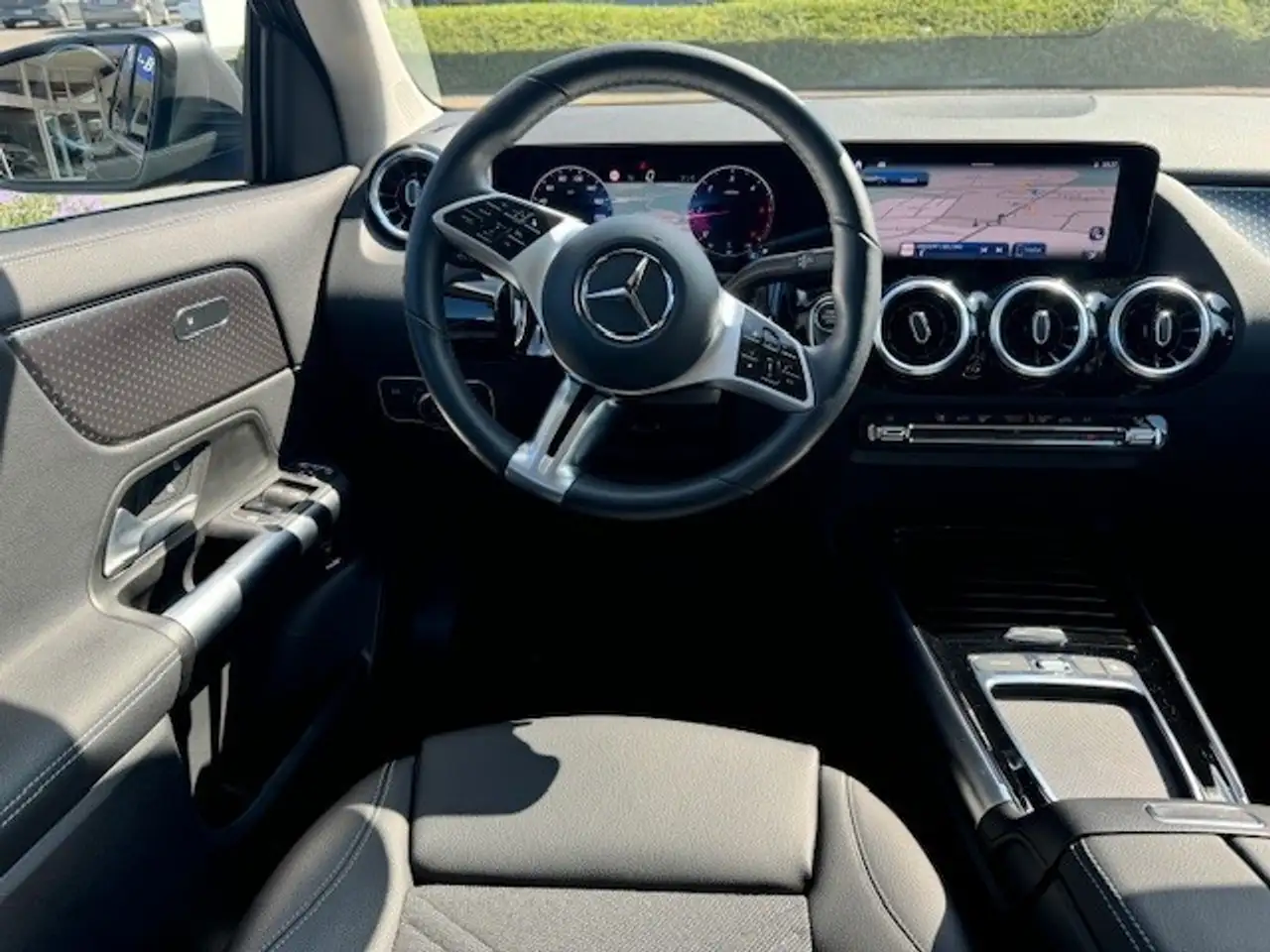 Mercedes-Benz GLA 200 Modelljahr2025+AHK+Progressive Line Advanced+ — Vehicle gallery 3