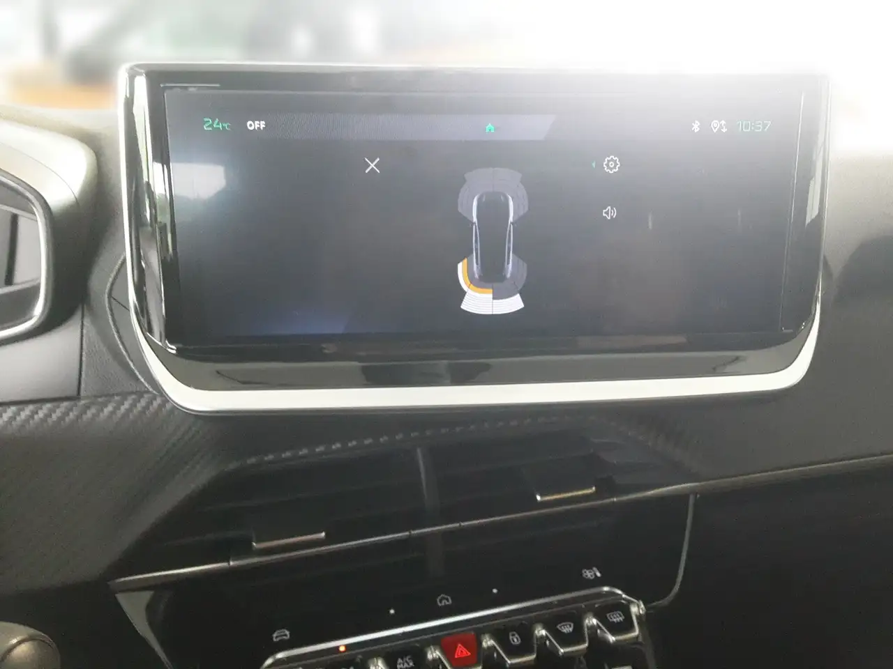 Peugeot 208 1.2 PureTech 100 Allure LED PDC KlimaA SpurH — معرض صور السيارة 6