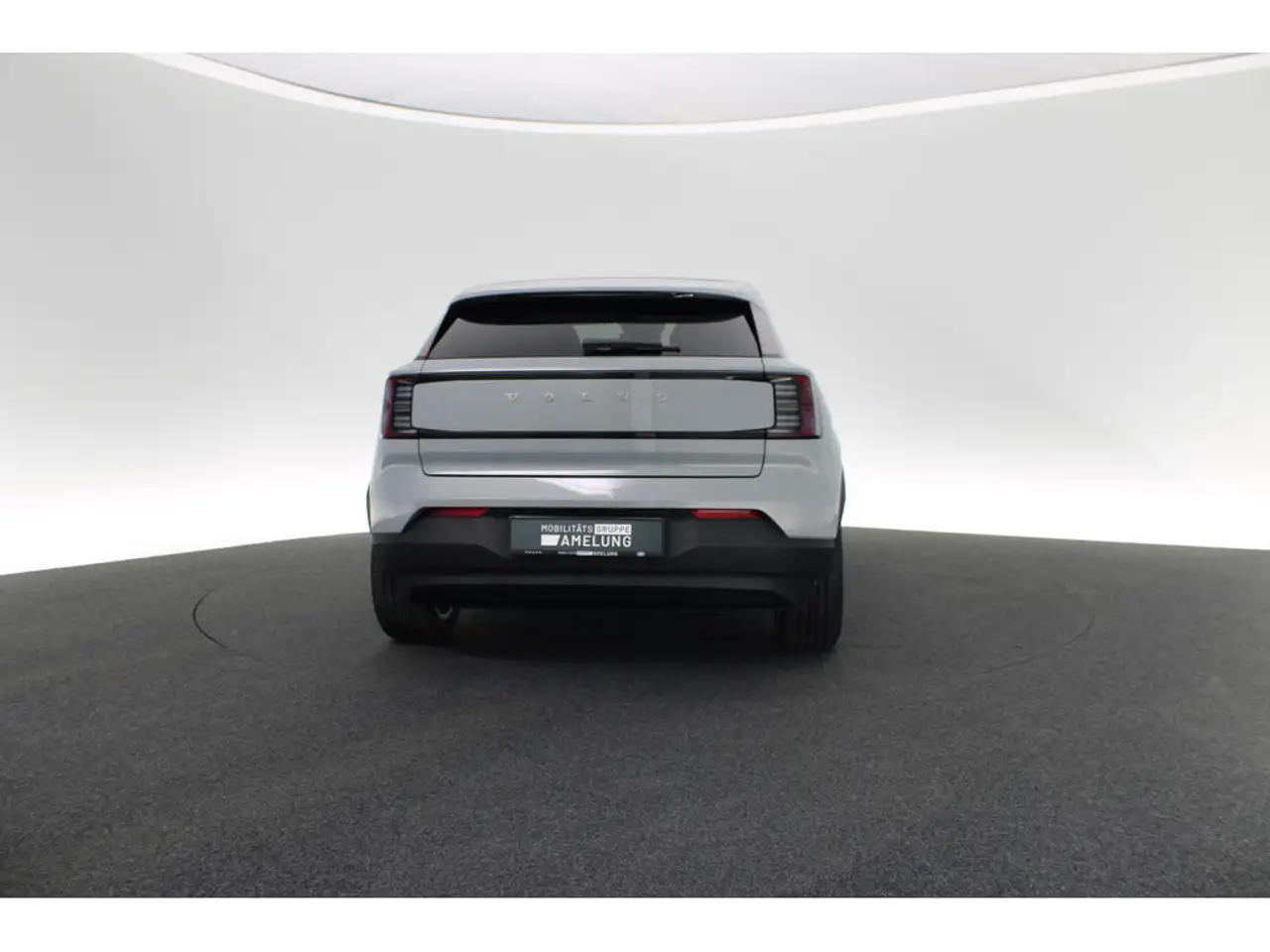 Volvo EX30 Core 2WD Pure Electric KLIMA PDC ACC LED — معرض صور السيارة 5