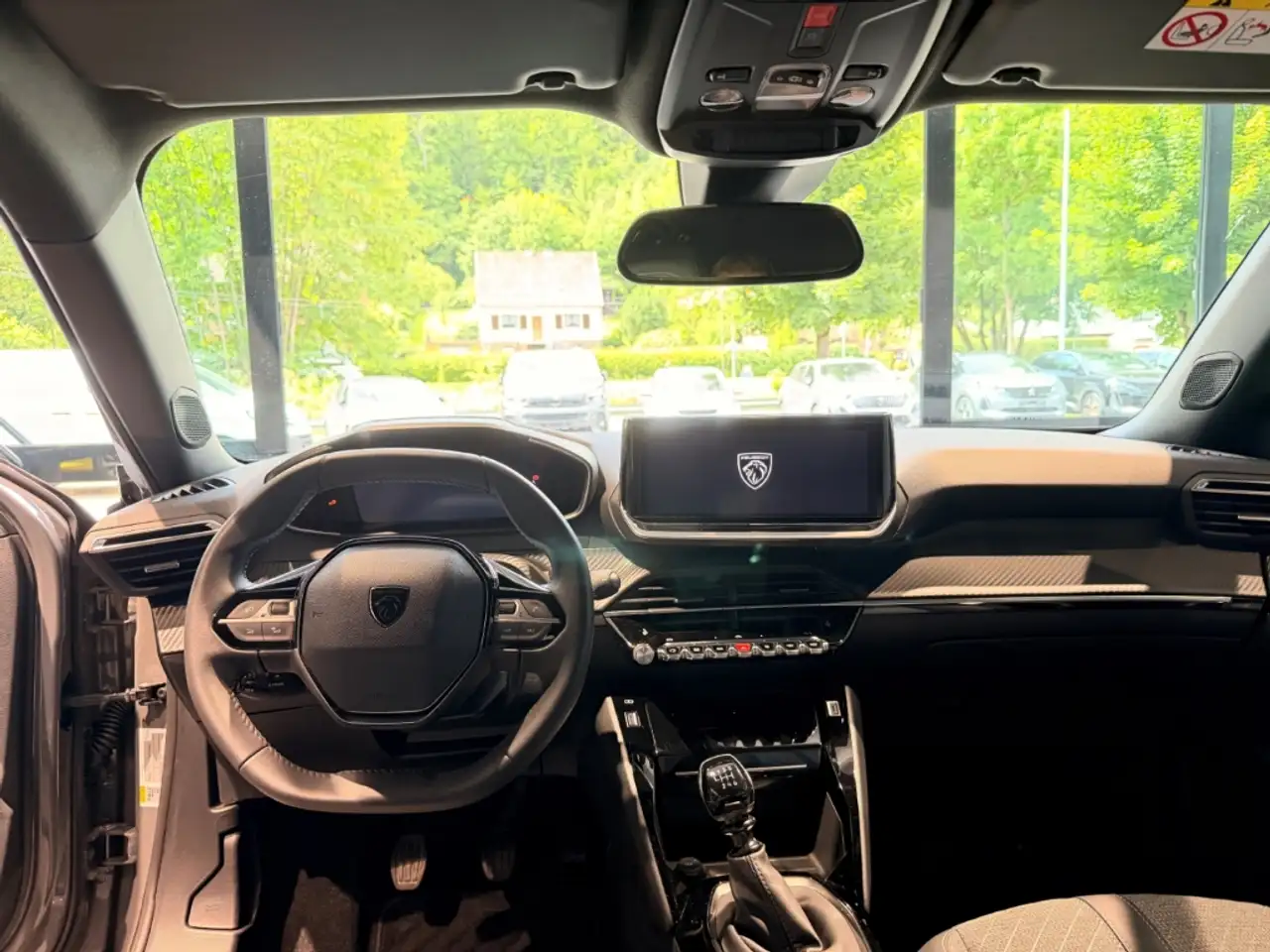 Peugeot 2008 Allure LED PDC DAB APP KLIMA — Galerie du véhicule 11