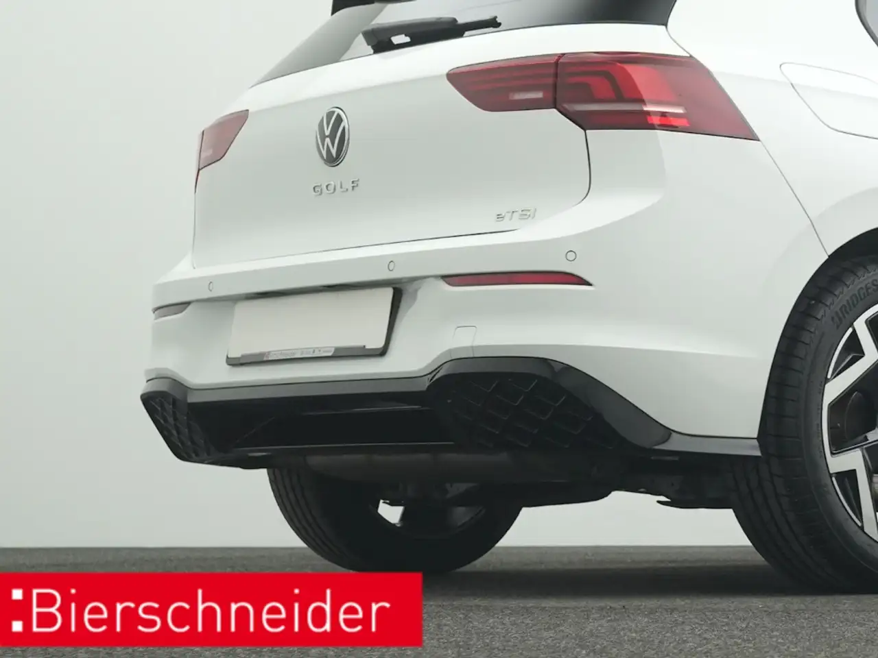 Volkswagen Golf 8 1.5 eTSI DSG R-Line BLACK STYLE AHK LED+ — Vehicle gallery 25