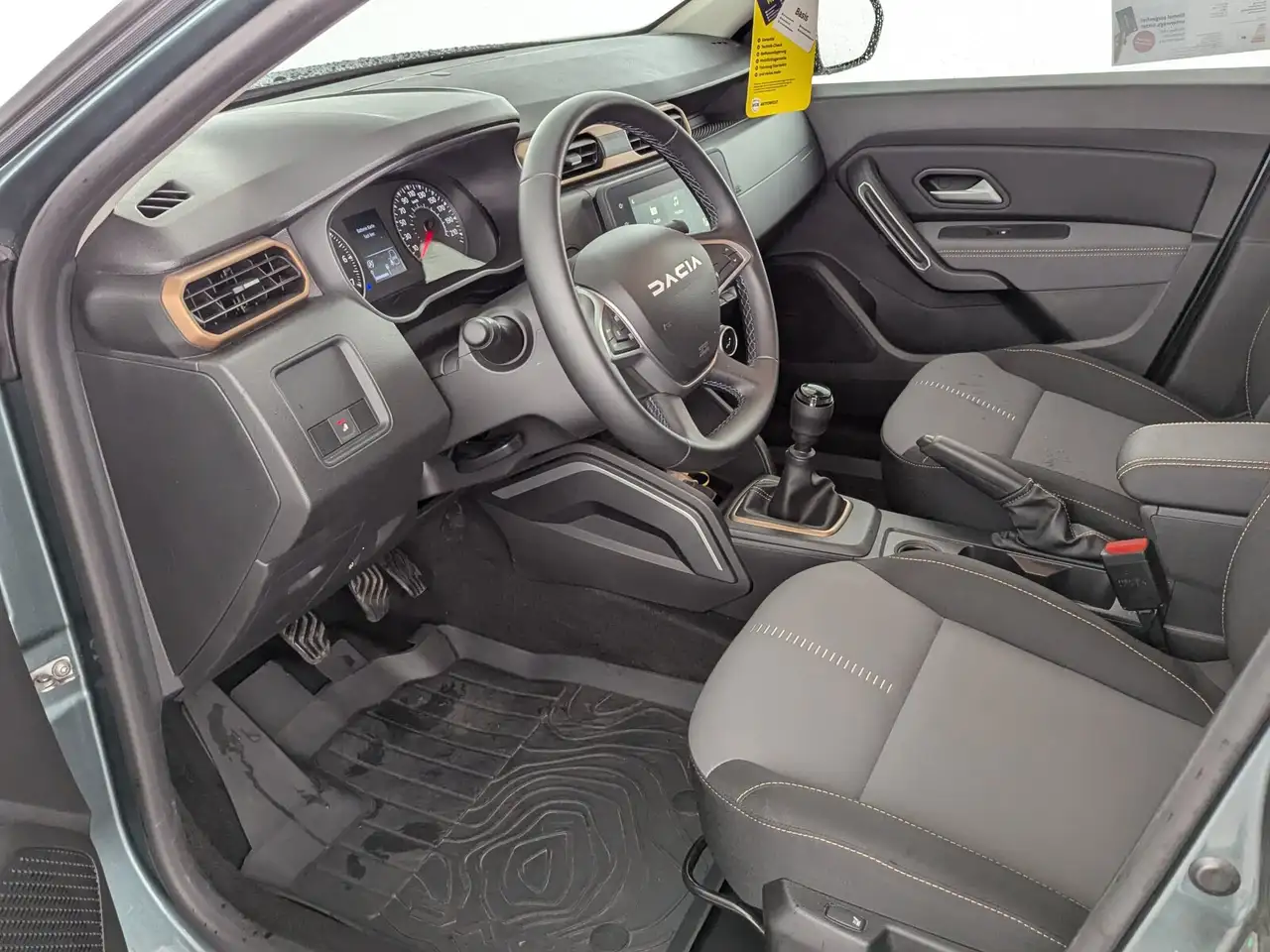 Dacia Duster Duster II 1.3 TCe 130 Extreme 2WD GPF CARPLAY+ — Vehicle gallery 14