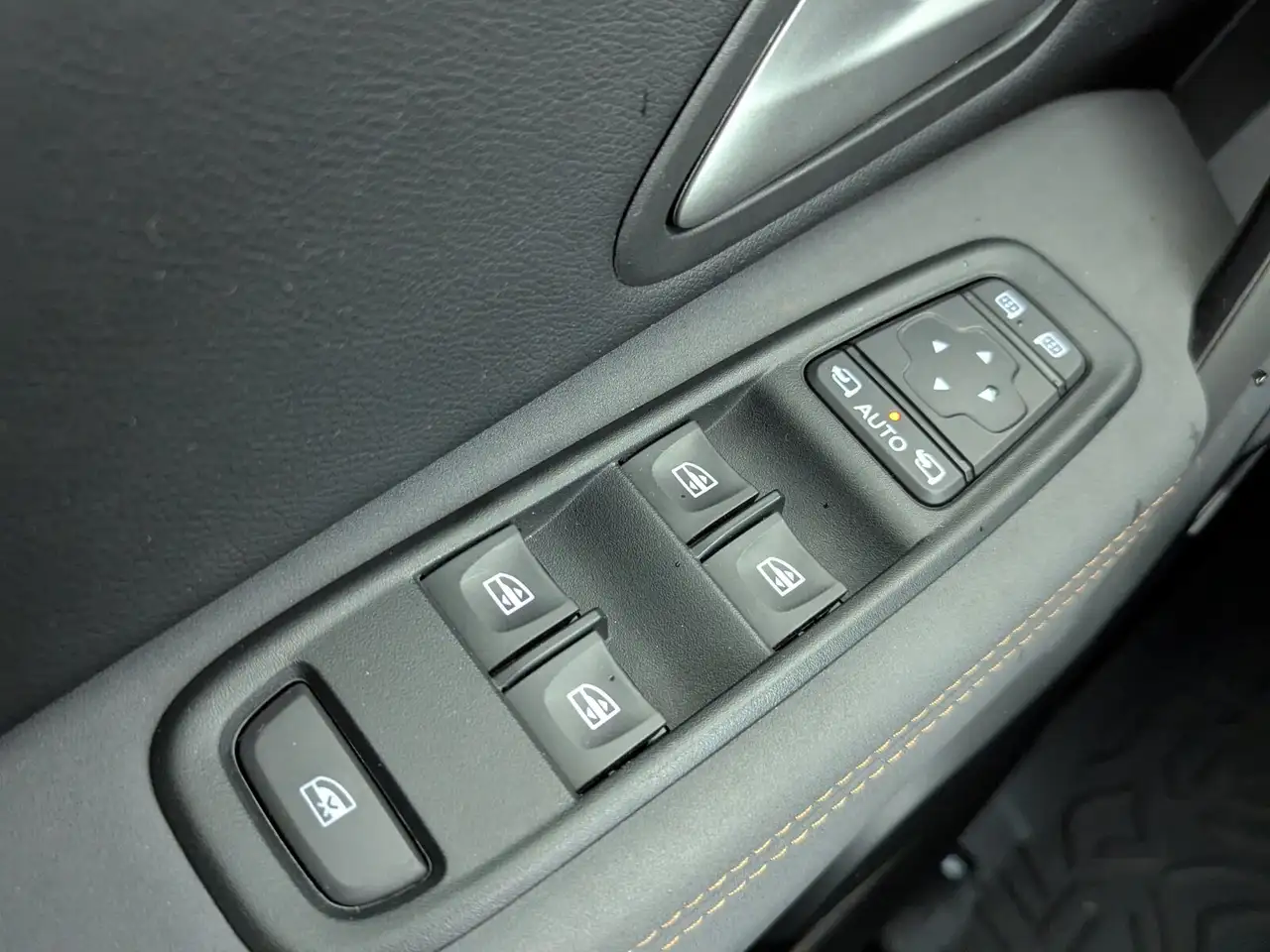 Dacia Duster Duster II 1.3 TCe 130 Extreme 2WD GPF CARPLAY+ — Vehicle gallery 26