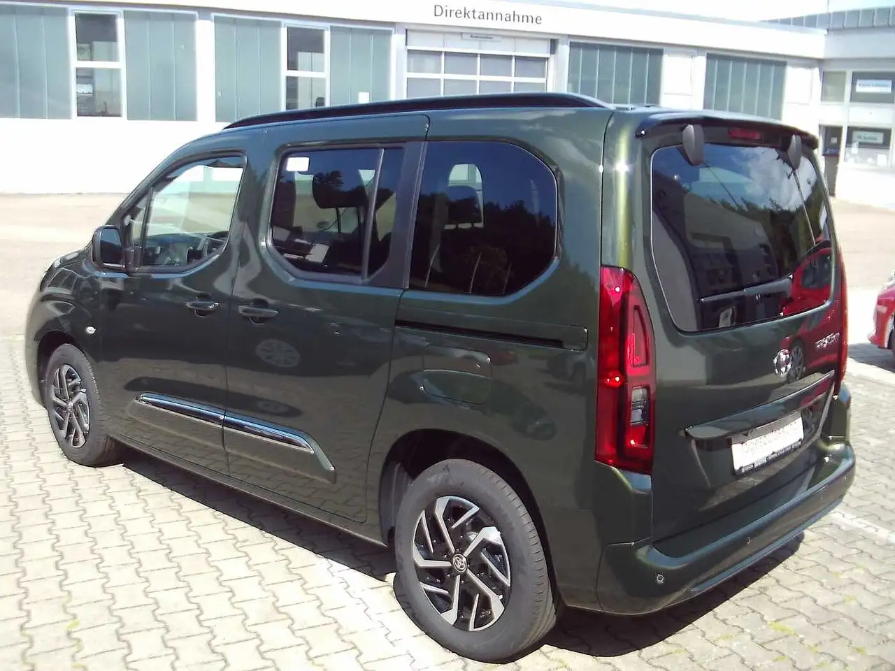 Toyota Proace City Verso 5-Türer/Comfort-Paket 1.2 Turbo L1 Team Deut — Galerie du véhicule 4