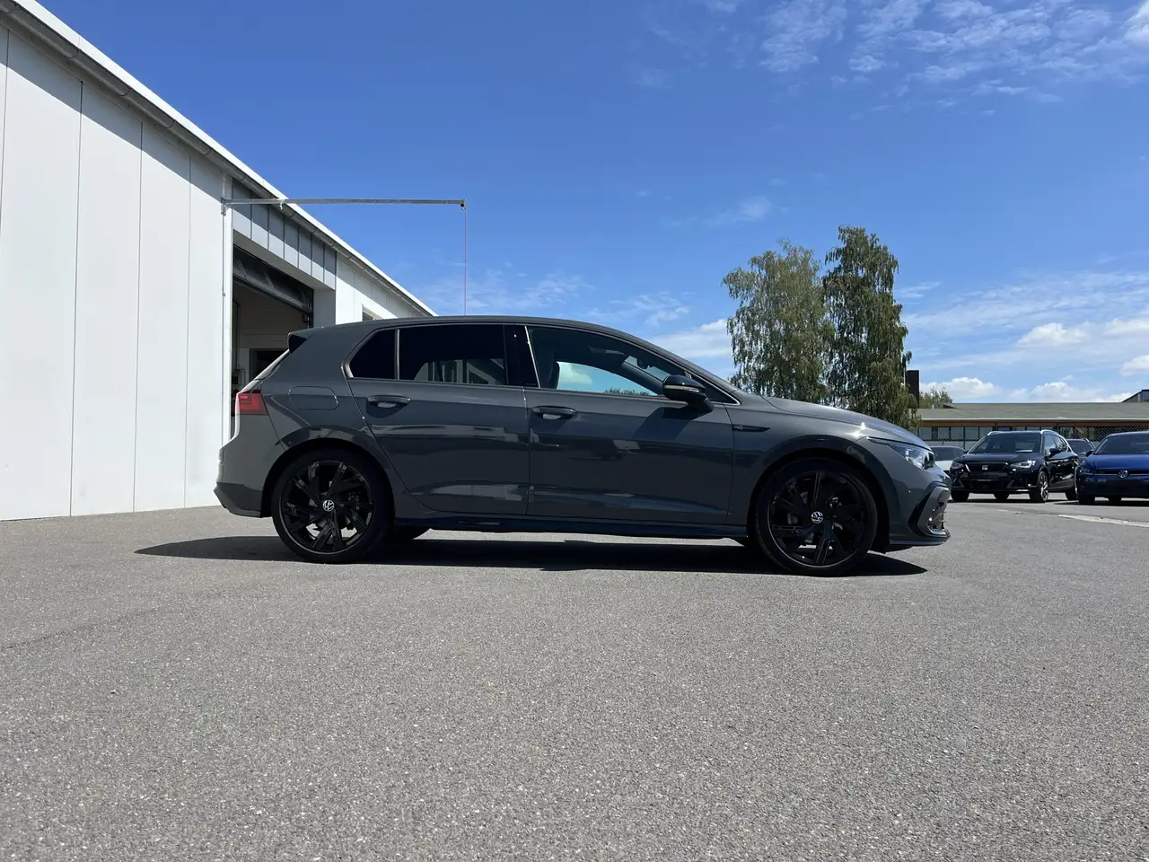 Volkswagen Golf 1.5 TSI DSG R-Line 2,99% Fin. AHK Navi TravelAssi — معرض صور السيارة 5