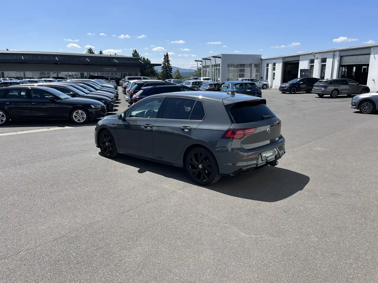 Volkswagen Golf 1.5 TSI DSG R-Line 2,99% Fin. AHK Navi TravelAssi — معرض صور السيارة 11