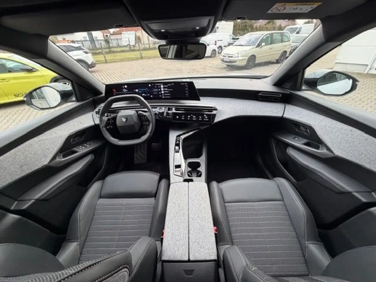 Peugeot 5008 Hybrid 136 e-DSC6 Allure (K) — معرض صور السيارة 10