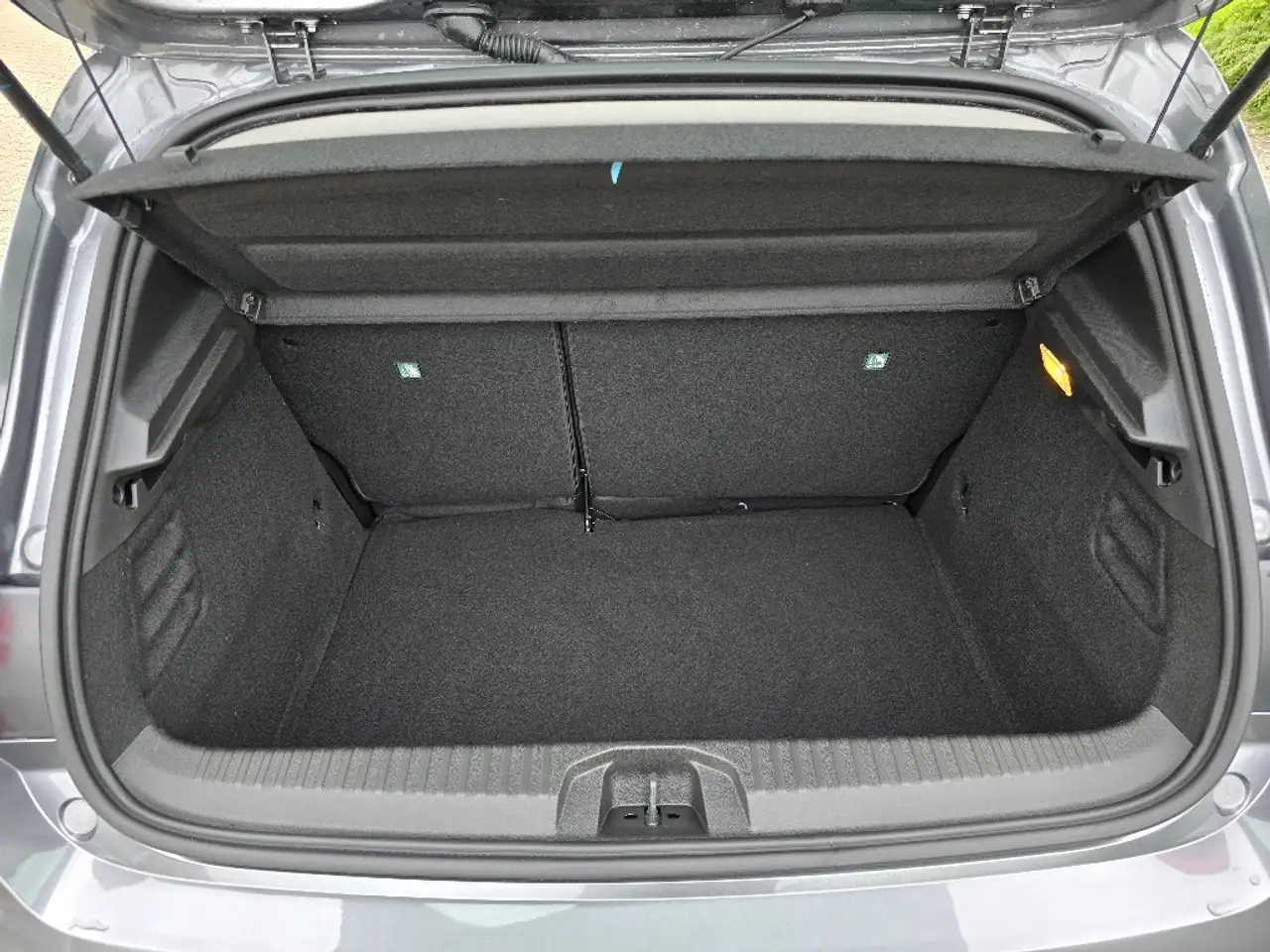 Mitsubishi Colt BASIS 1.0 Benziner 5-Gang — Galerie du véhicule 10