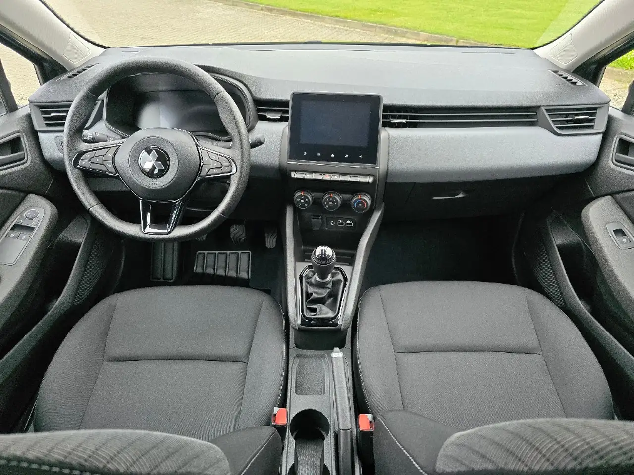 Mitsubishi Colt BASIS 1.0 Benziner 5-Gang — Galerie du véhicule 11
