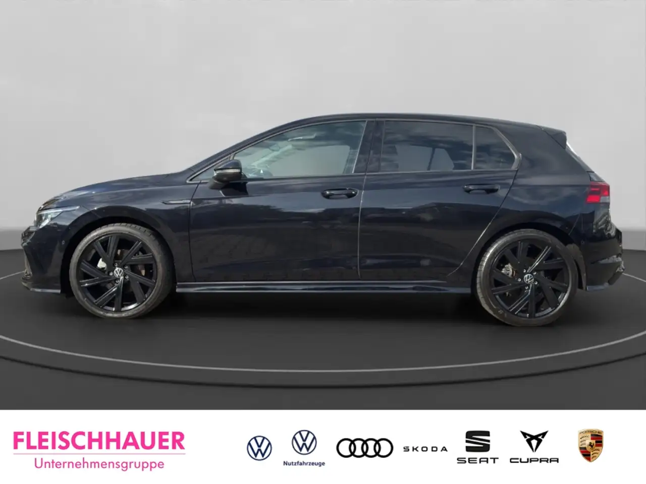 Volkswagen Golf VIII R-Line 1.5 eTSI LED+ACC+HUD+PANO+NAVI+RFK+BUS — Galería del vehículo 3