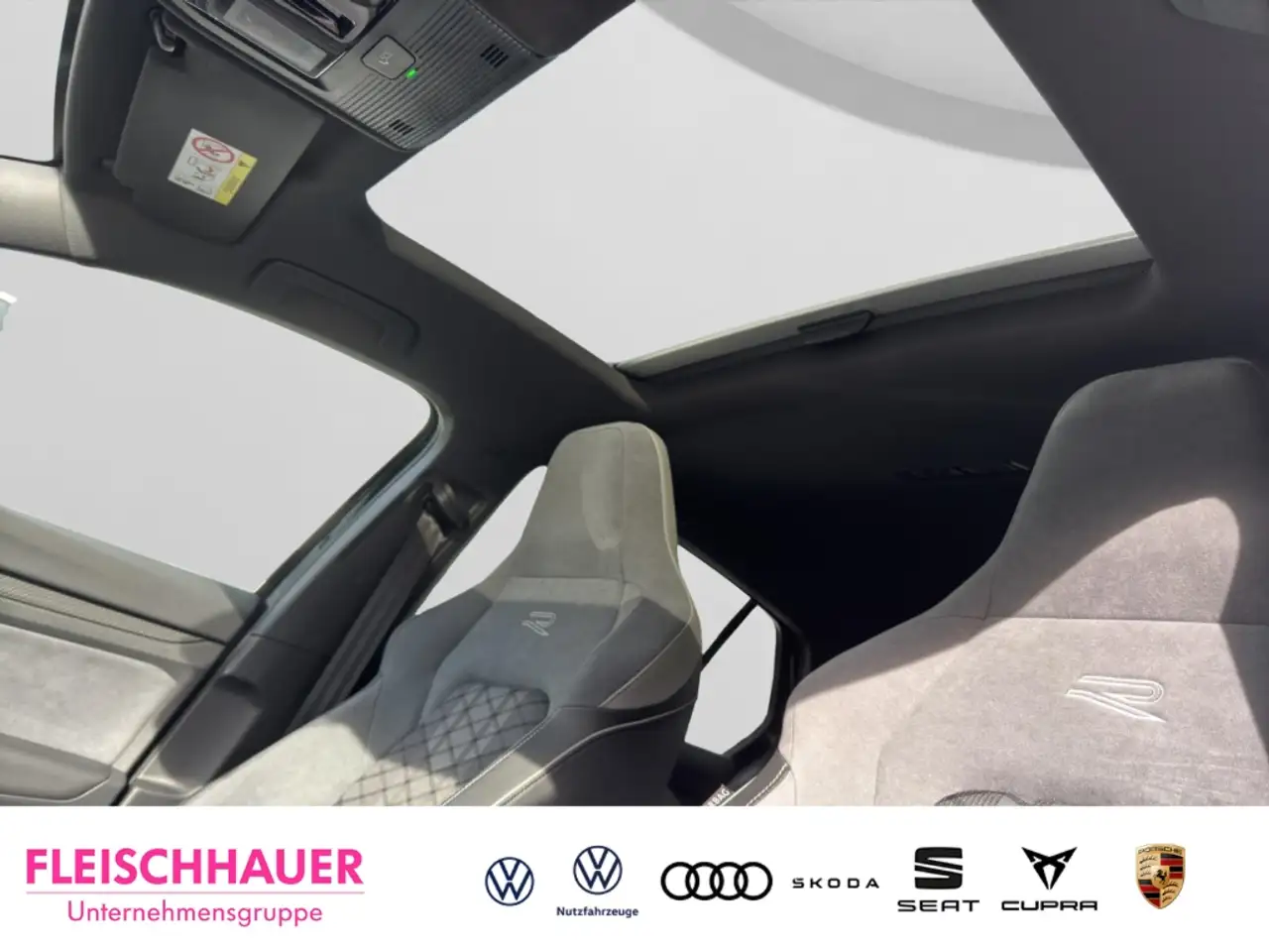 Volkswagen Golf VIII R-Line 1.5 eTSI LED+ACC+HUD+PANO+NAVI+RFK+BUS — Galería del vehículo 16