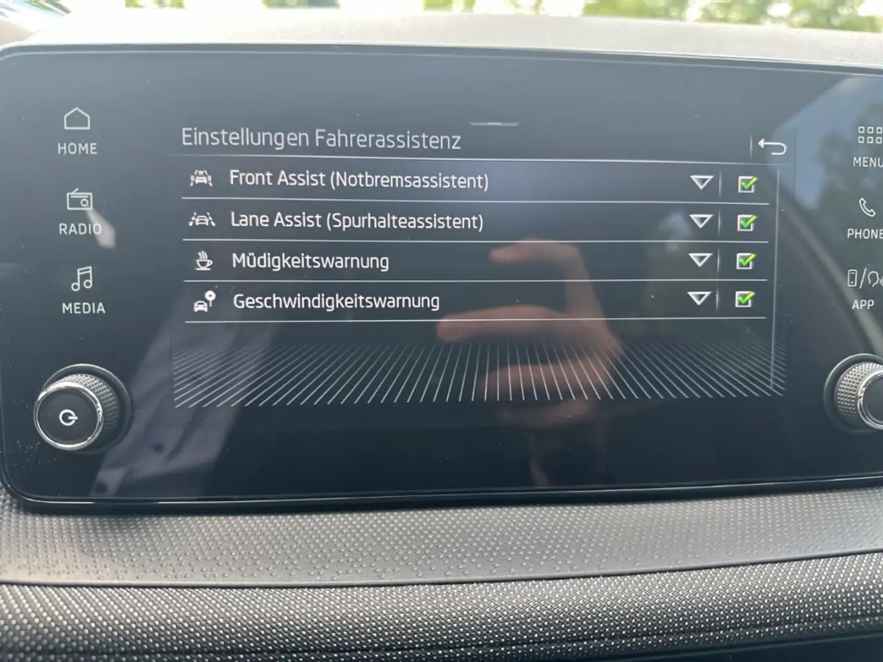 Skoda Fabia Selection 1.0 TSI 70 KW*PDC hinten*beheizbares Len — Galerie du véhicule 23