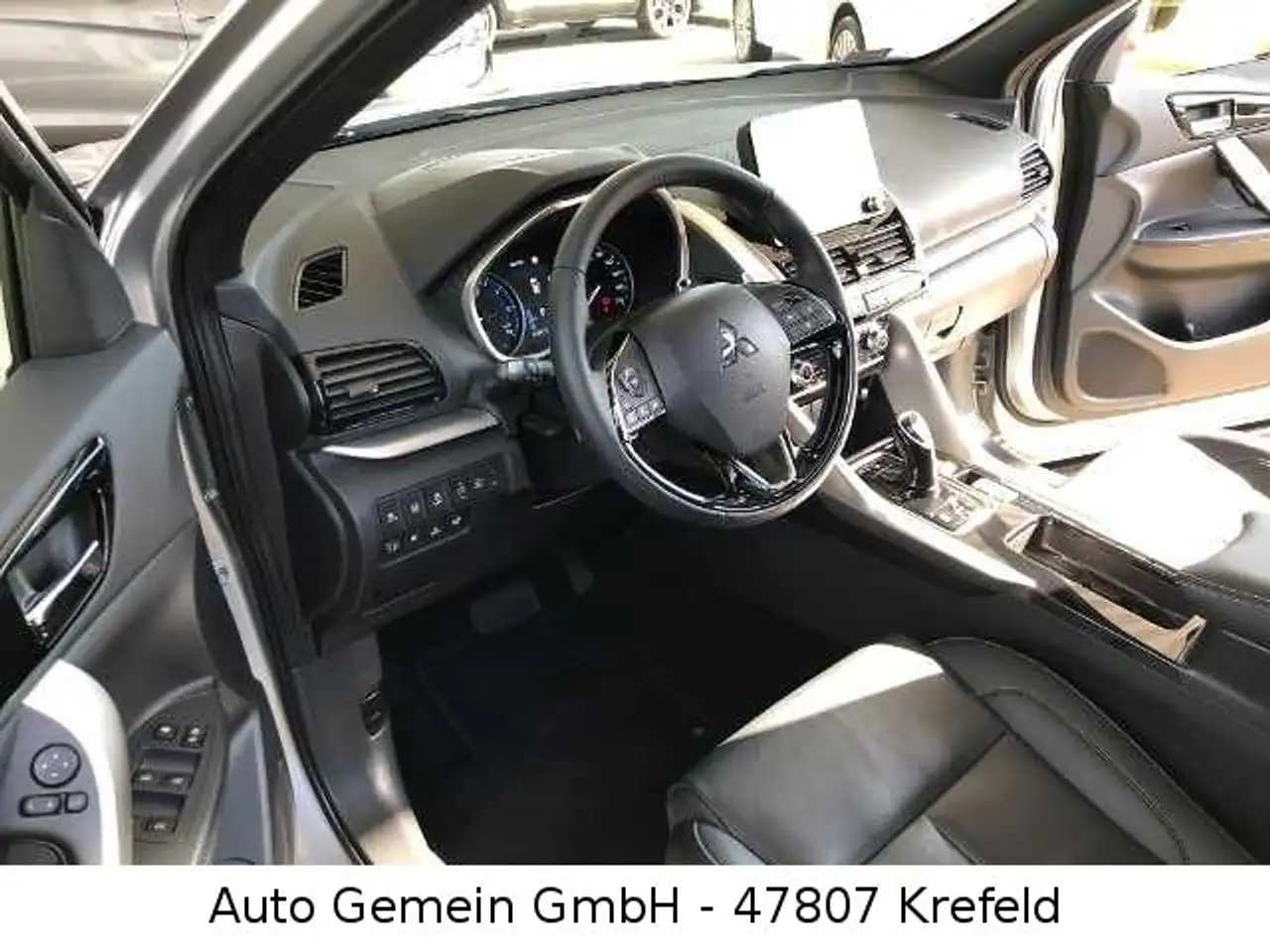 Mitsubishi Eclipse Cross Plug-in Hybrid TOP Panoramadach LS — Vehicle gallery 9
