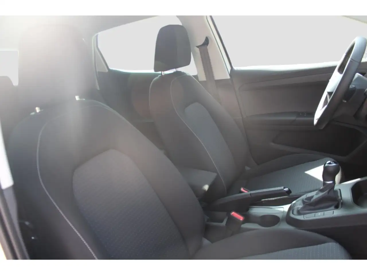 SEAT Ibiza 1.0 EU6d 1,0 TSI Style 5tg. Digitales Cockpit LED — Galería del vehículo 12
