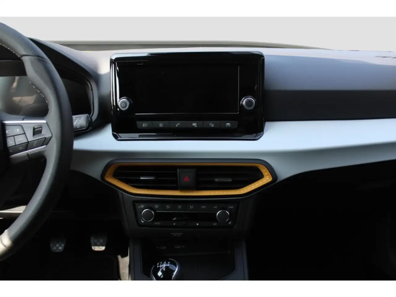 SEAT Ibiza 1.0 EU6d 1,0 TSI Style 5tg. Digitales Cockpit LED — Galería del vehículo 19
