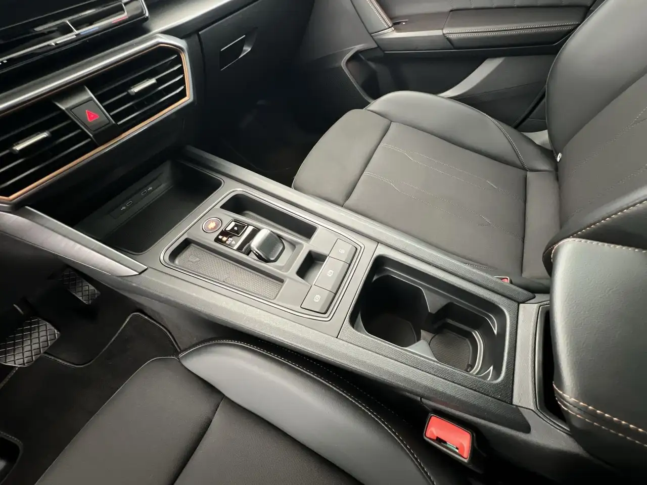 CUPRA Formentor Basis 1.5 TSI*NAVI*RFK*LHZ*uvm — معرض صور السيارة 17