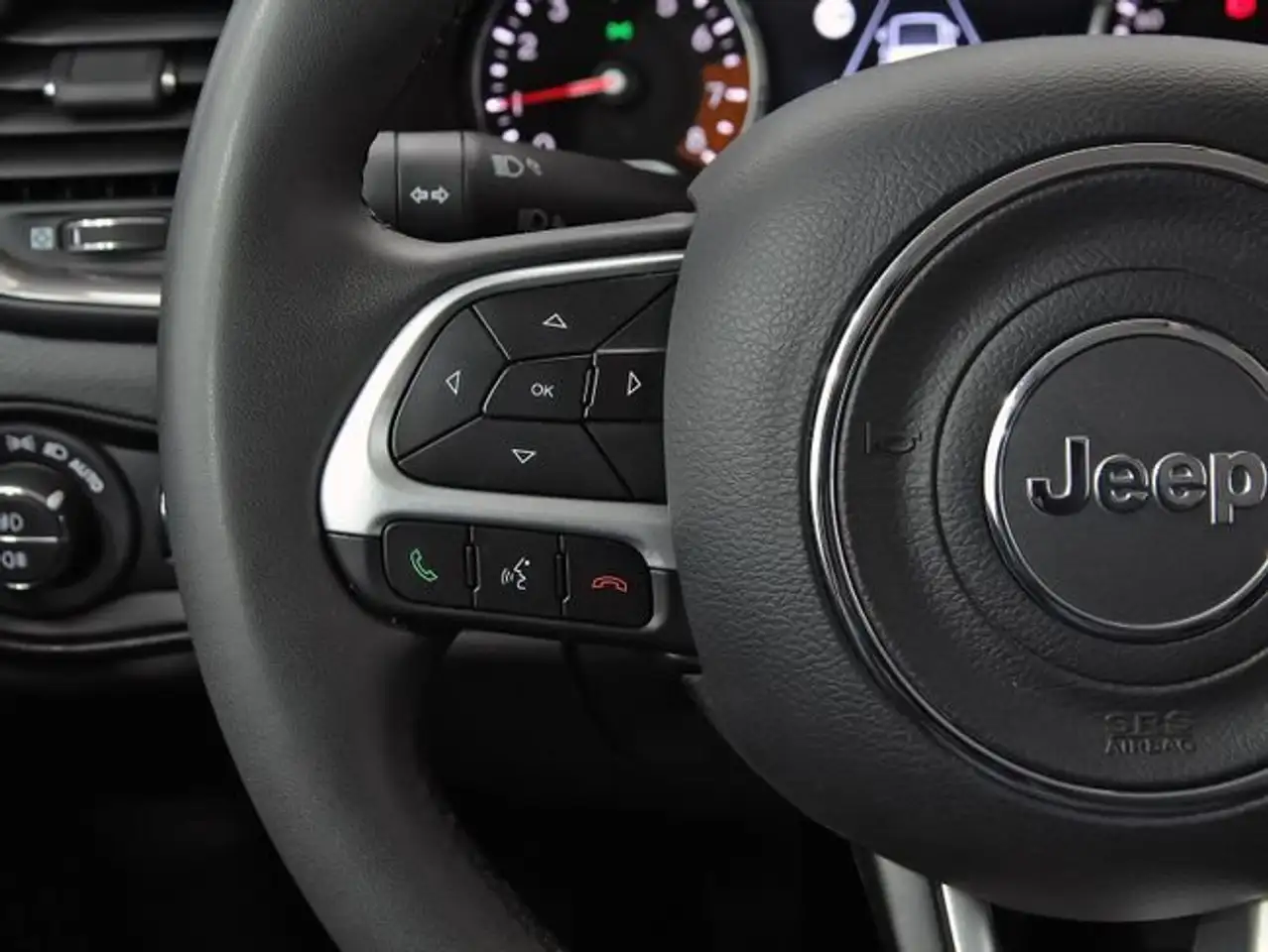 Jeep Renegade Limited 1.6 Mjet Diésel 96 kW (130 CV) — Galería del vehículo 18