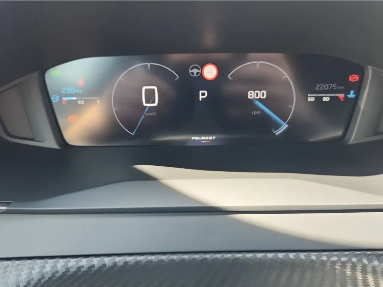 Peugeot 2008 Allure 130 EAT LED ACC Apple CarPlay Android Auto — معرض صور السيارة 15