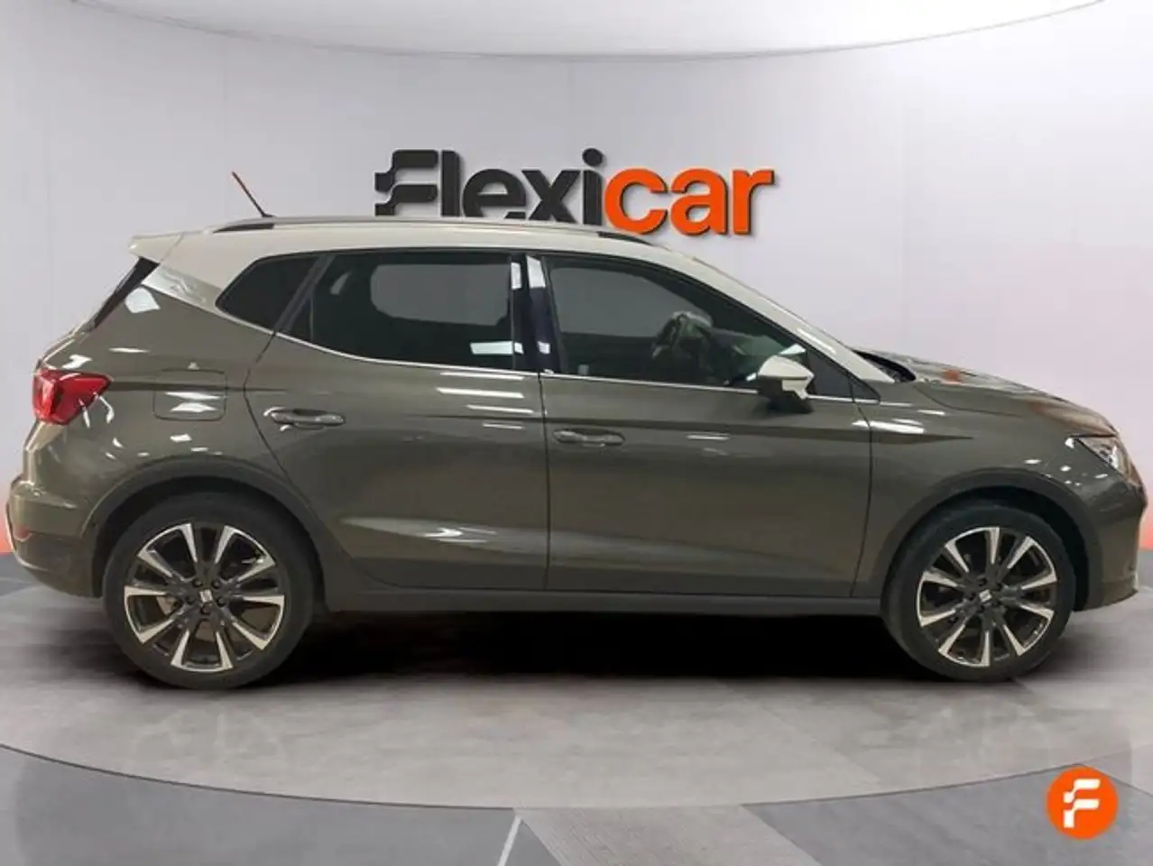 SEAT Arona 1.5 EcoTSI S&S Special Edition DSG7 150 — معرض صور السيارة 3