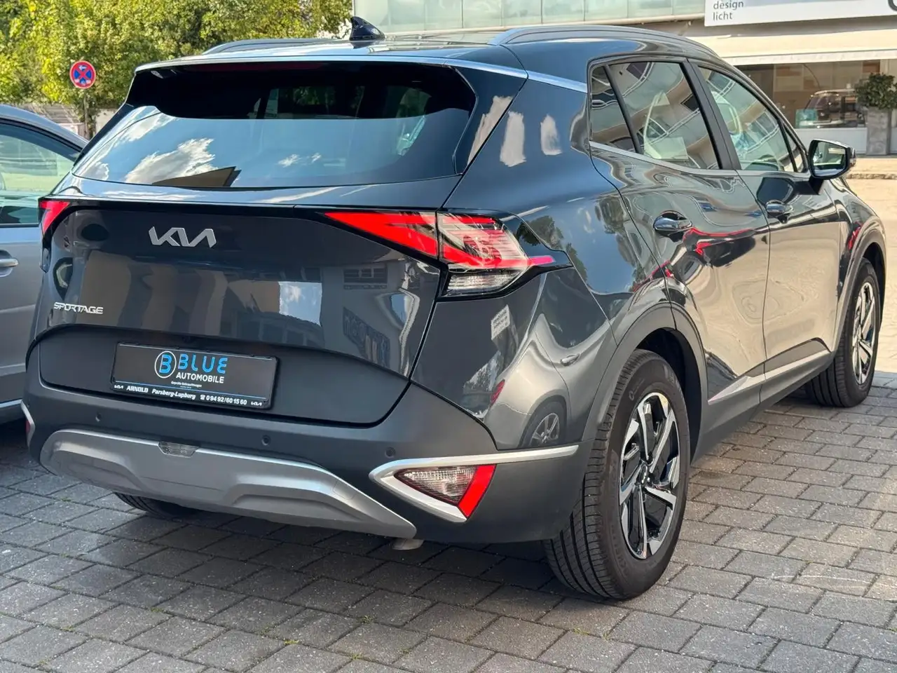 Kia Sportage 1.6 Aut. Vision 4WD LED*AHK*KAMERA*NAVI — Galería del vehículo 4