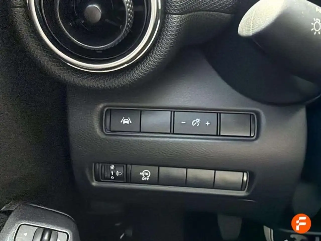 Nissan Juke DIG-T 84 kW (114 CV) 6M/T Acenta — معرض صور السيارة 22
