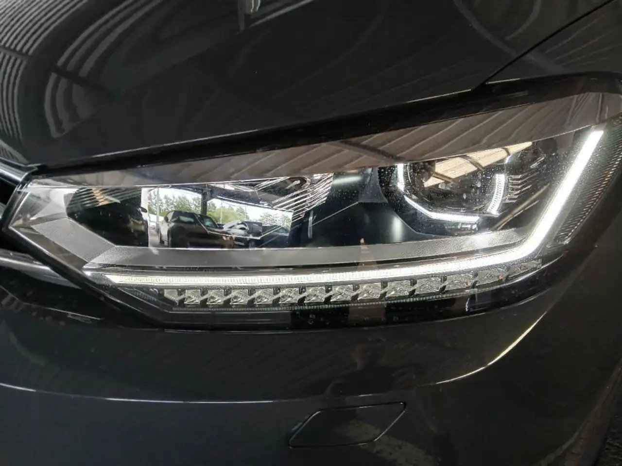 Volkswagen Touran Comfortline PANO/STNDHZNG/RFK/ADAPTLED/AHK — معرض صور السيارة 4