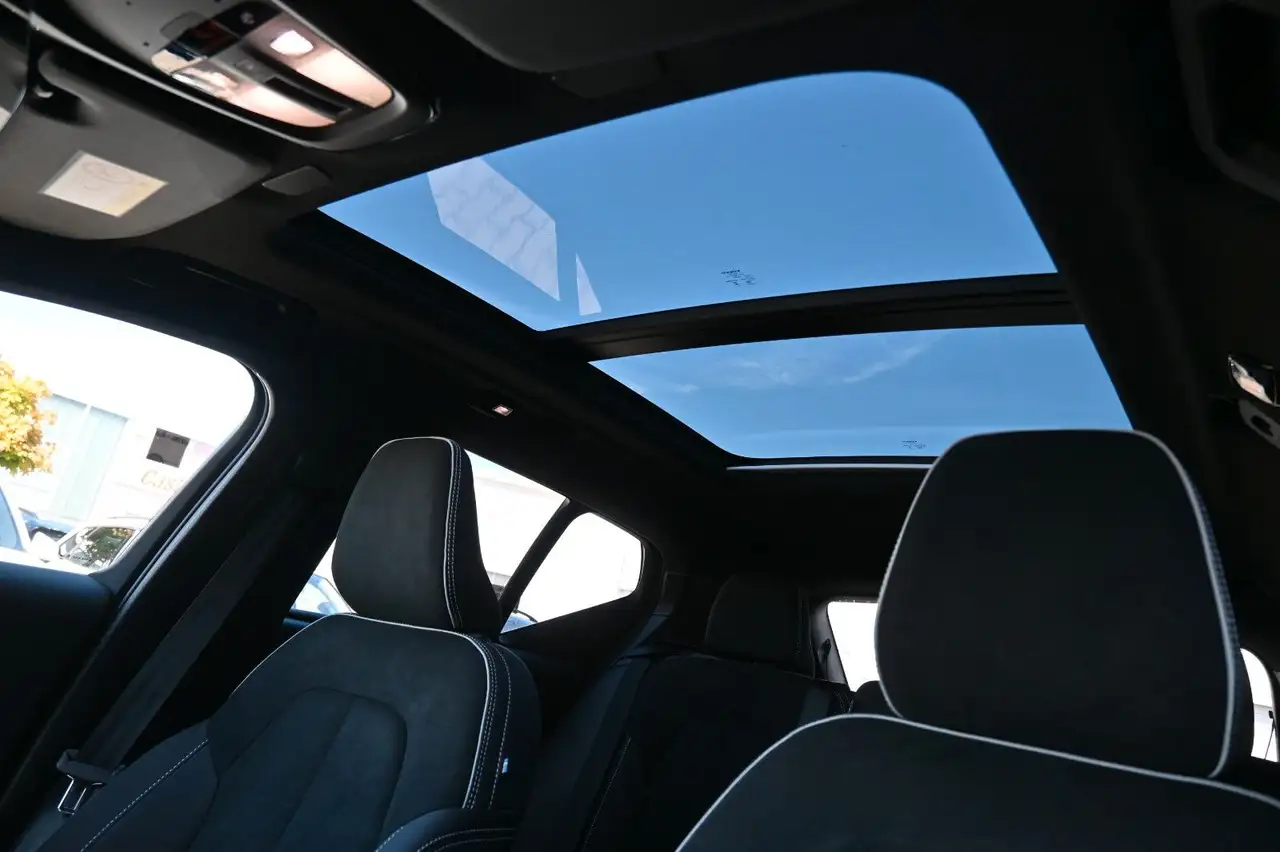 Volvo XC40 B4 DKG Ultra Dark*FSHZG*PANO*360°*ACC*AHK — Vehicle gallery 26