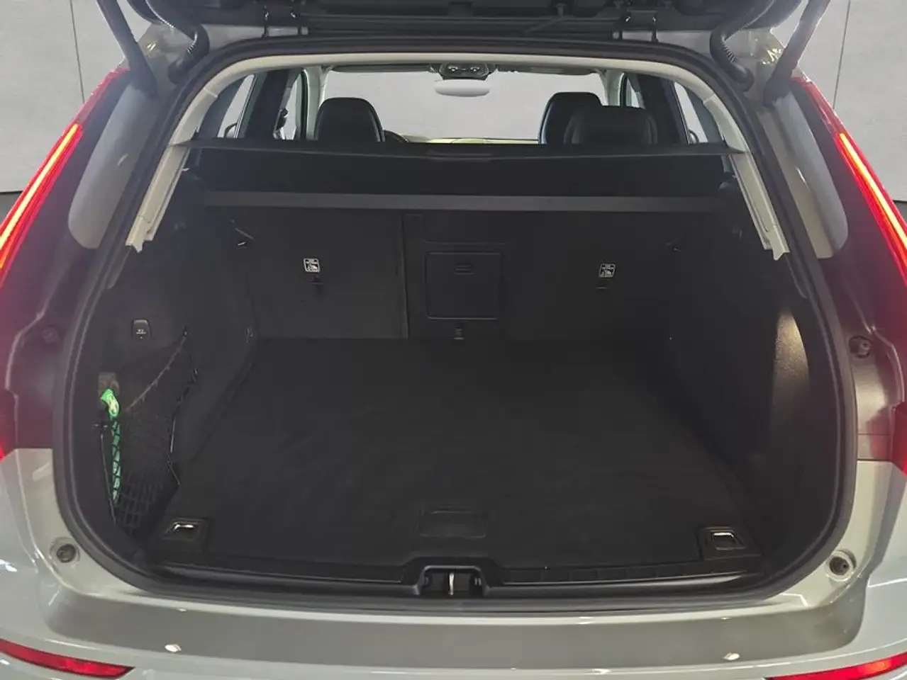 Volvo XC60 XC60 B5 B AWD Core — معرض صور السيارة 4
