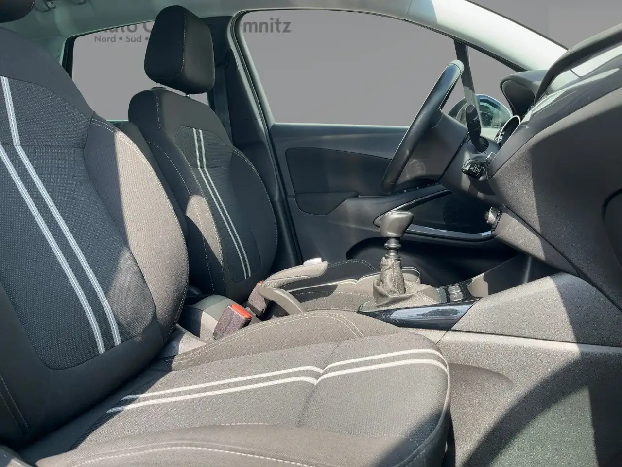 Opel Crossland 1.2 Elegance LED/Navi/KlimaA/PDC/Kamera — معرض صور السيارة 10