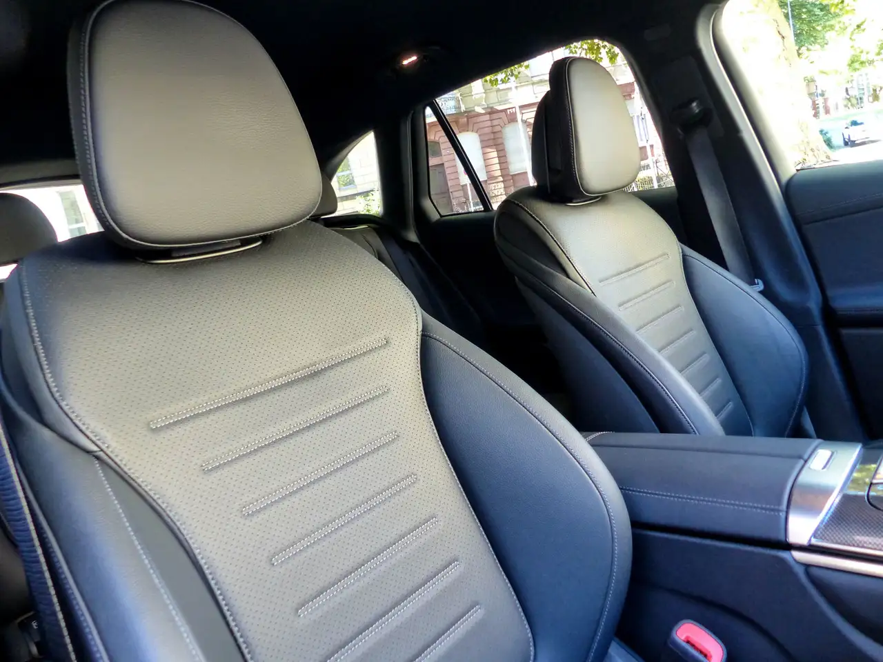 Mercedes-Benz GLC 200 4M AMG Sport Advanced Paket*Night*20Zoll — Galería del vehículo 10