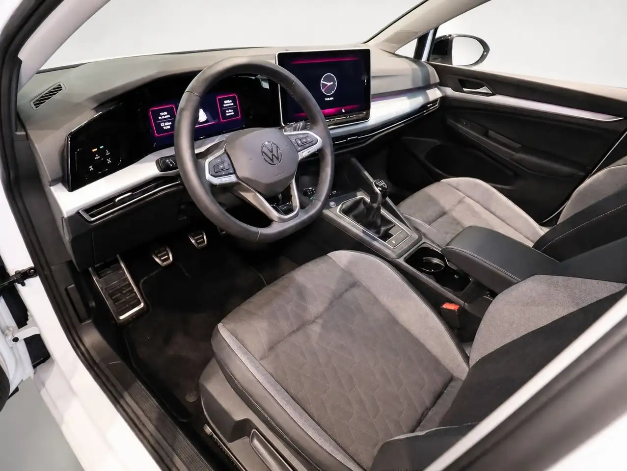 Volkswagen Golf VIII 1.5 TSI Goal LED+DAB+Keyless+ACC+++ — Galerie du véhicule 12