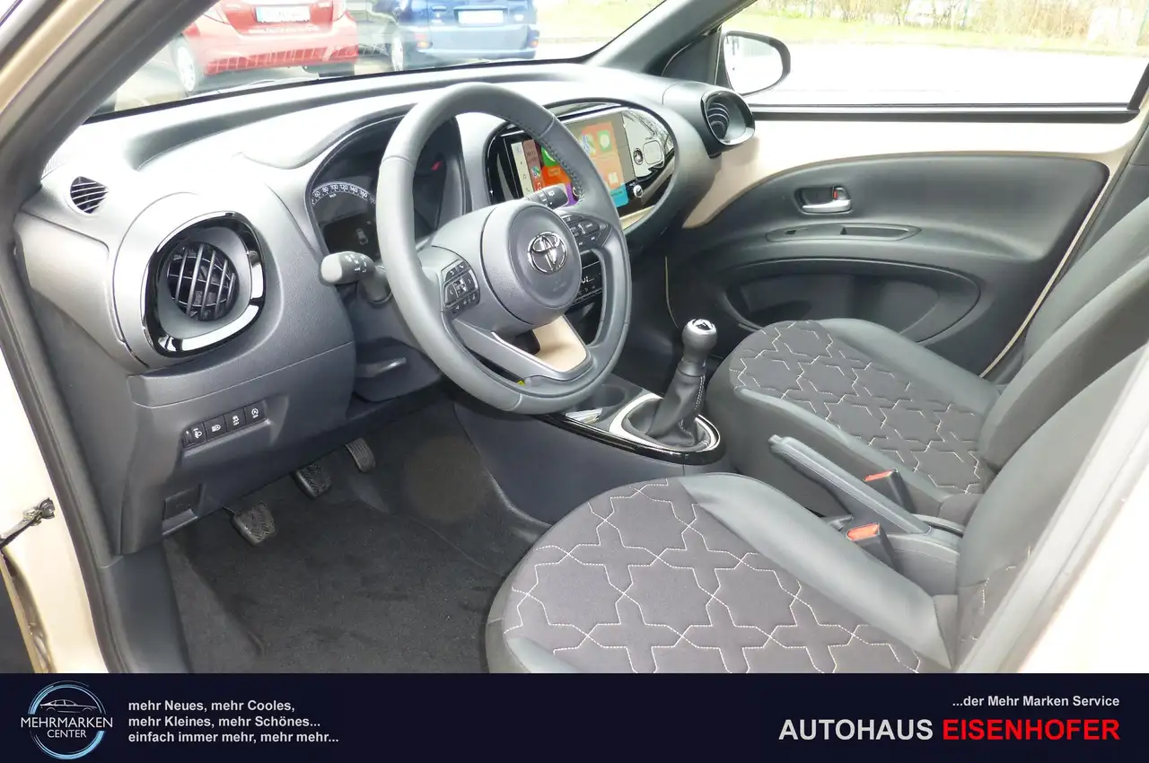 Toyota Aygo X Explore Envy, 10,5" Cloud-Navi, 18" LM-Felgen,... — Galería del vehículo 9