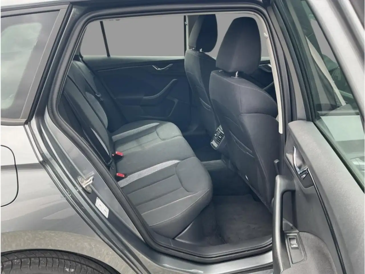 Skoda Kamiq Selection 1.0 TSI PDC Rückfahrk. SmartLink Tempom. — معرض صور السيارة 7