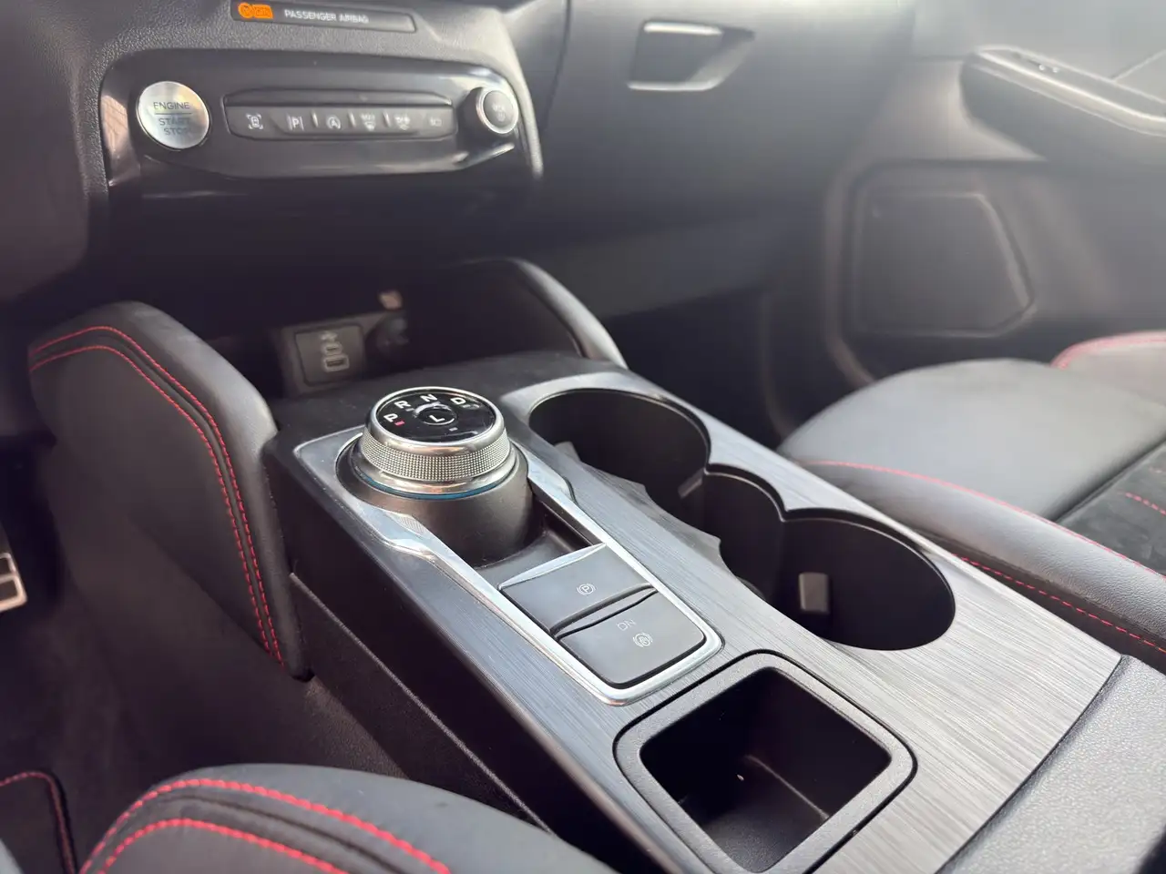 Ford Kuga ST-Line X Aut.*360GRAD*LED-MATRIX*NAVI*GRA*WINTER- — معرض صور السيارة 23