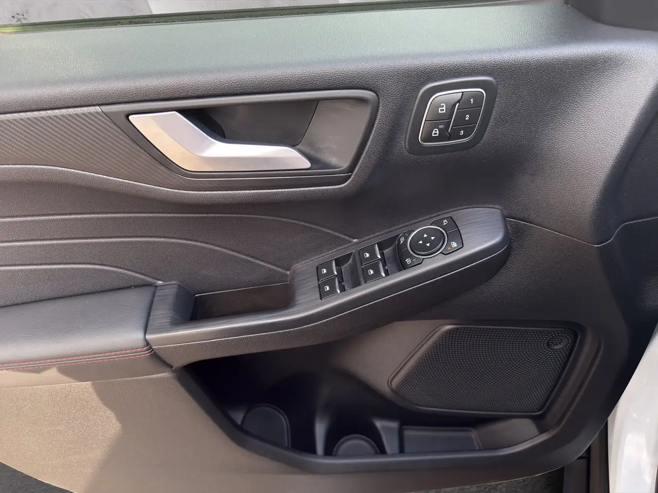 Ford Kuga ST-Line X Aut.*360GRAD*LED-MATRIX*NAVI*GRA*WINTER- — معرض صور السيارة 17