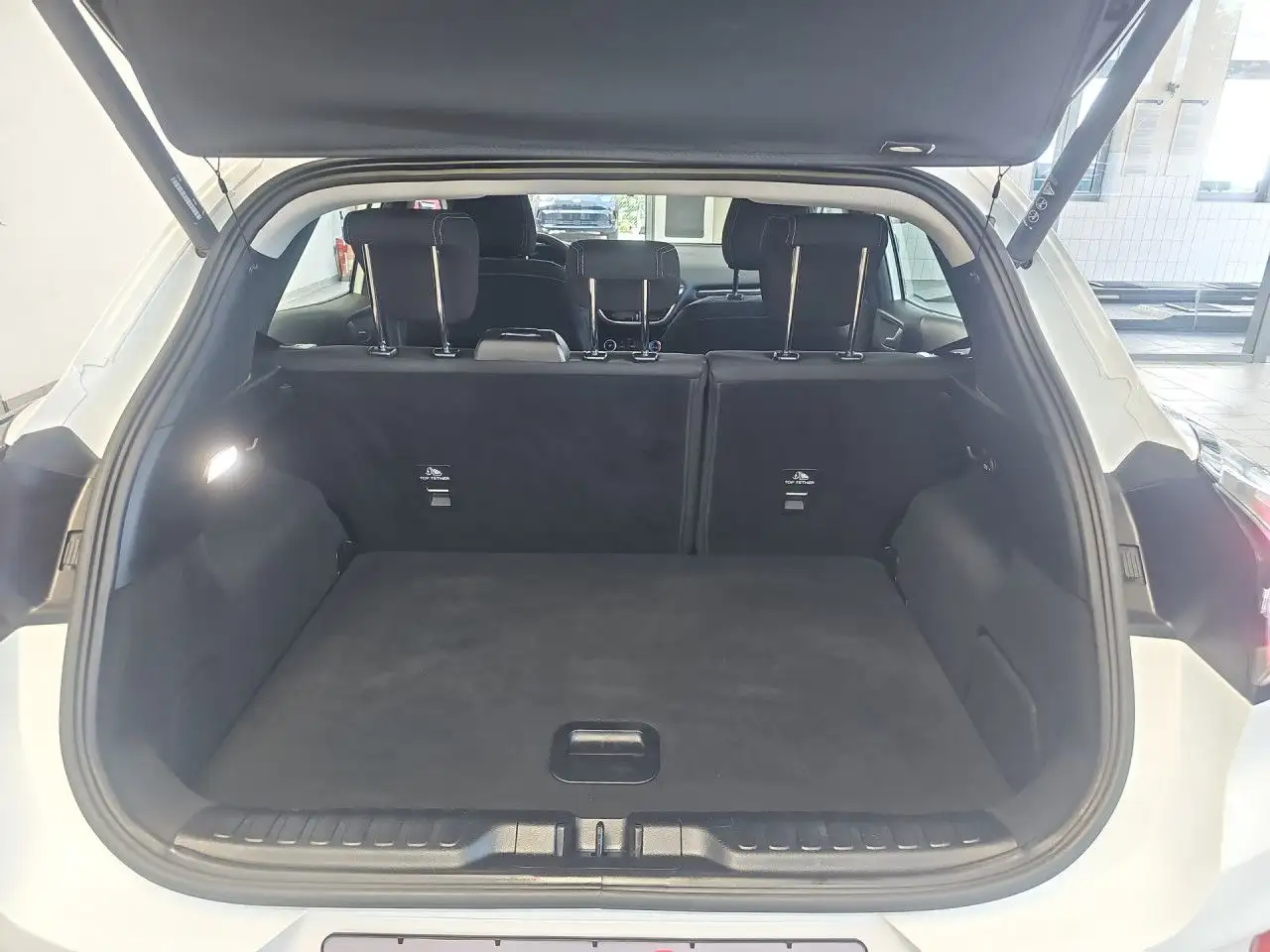 Ford Puma Titanium Bluetooth Navi LED Klima el. Fenster — Galería del vehículo 19