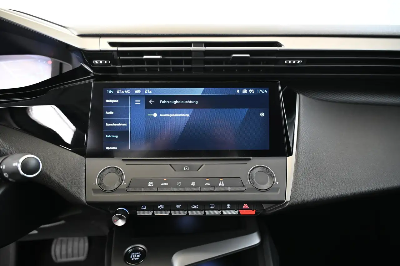 Peugeot 308 SW 1.2 130 e-THP EAT8 Style LED/NAVI/DAB/16S — معرض صور السيارة 20