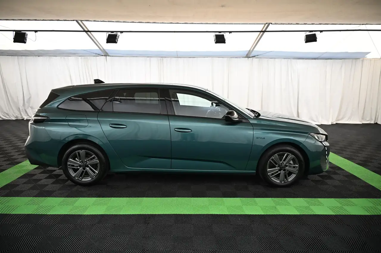 Peugeot 308 SW 1.2 130 e-THP EAT8 Style LED/NAVI/DAB/16S — معرض صور السيارة 8