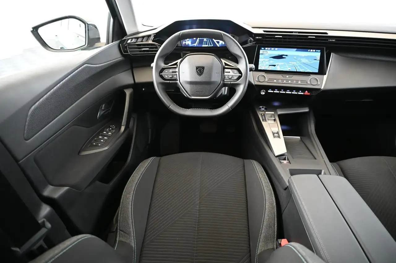 Peugeot 308 SW 1.2 130 e-THP EAT8 Style LED/NAVI/DAB/16S — معرض صور السيارة 33