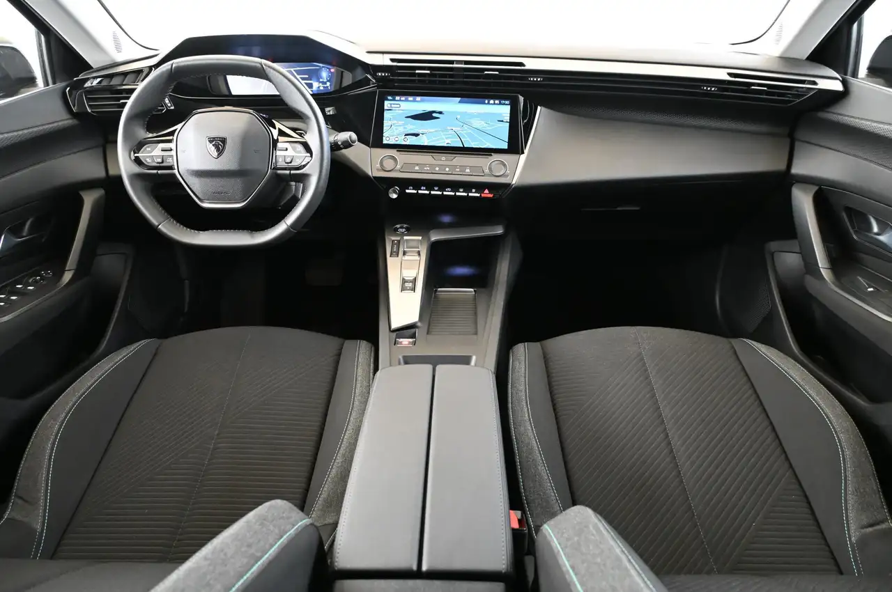 Peugeot 308 SW 1.2 130 e-THP EAT8 Style LED/NAVI/DAB/16S — معرض صور السيارة 11